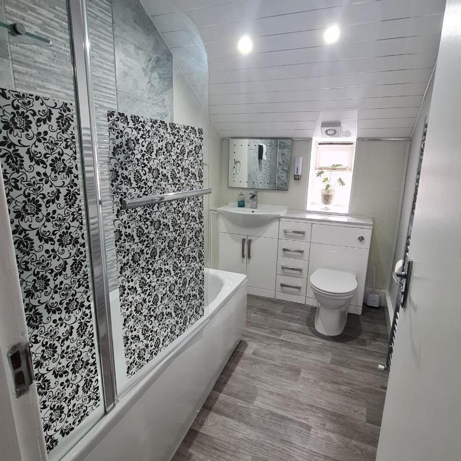 Ulverston Town Centre Flat ภายนอก รูปภาพ