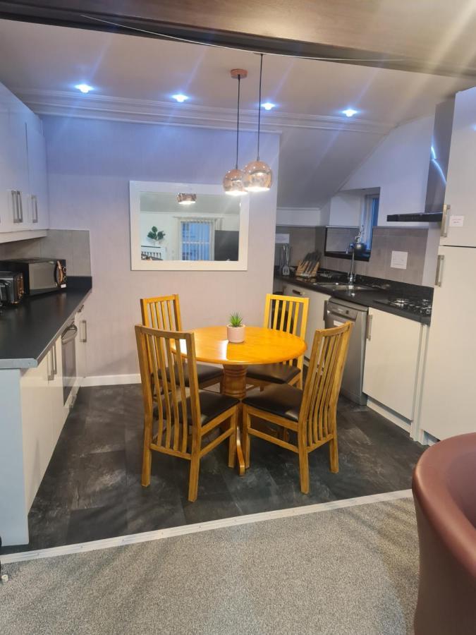 Ulverston Town Centre Flat ภายนอก รูปภาพ