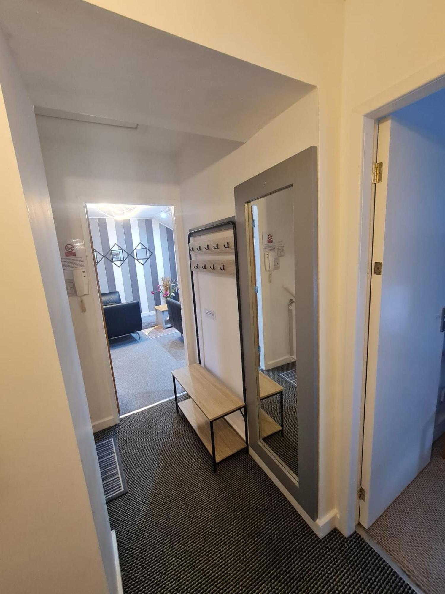 Ulverston Town Centre Flat ภายนอก รูปภาพ